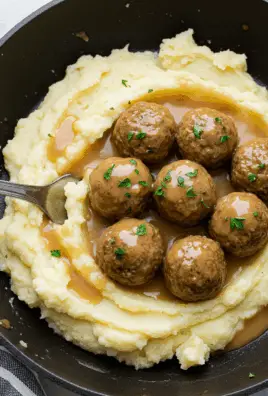 One Pot Mashed Potatoes with Meatballs & Gravy
