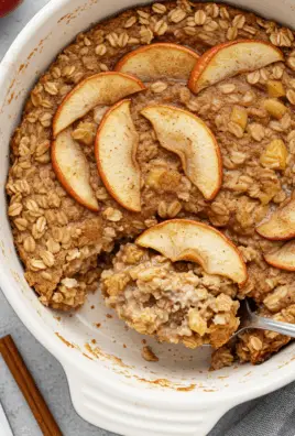 Amish-Style Apple and Cinnamon Baked Oatmeal