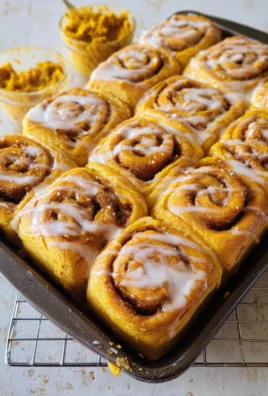 Pumpkin Cinnamon Rolls